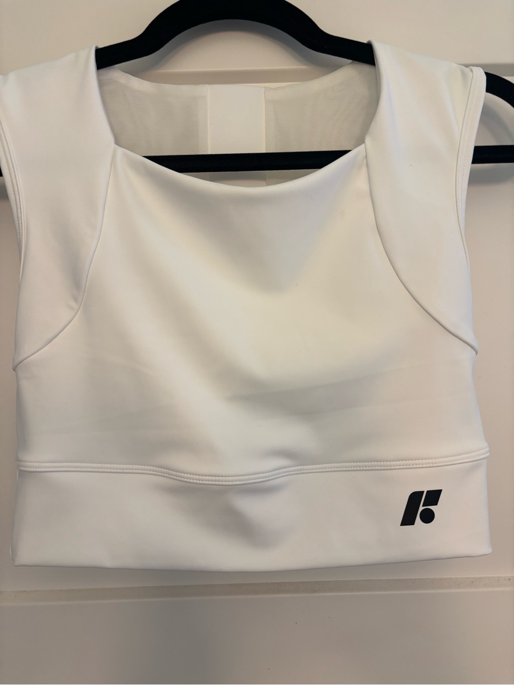 Forme Posture Cropped White Sports Bra Tank